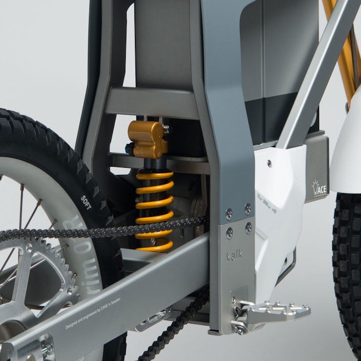 Öhlins adjustable Dual Flow Valve dampers mounted in the Cake electric bike.