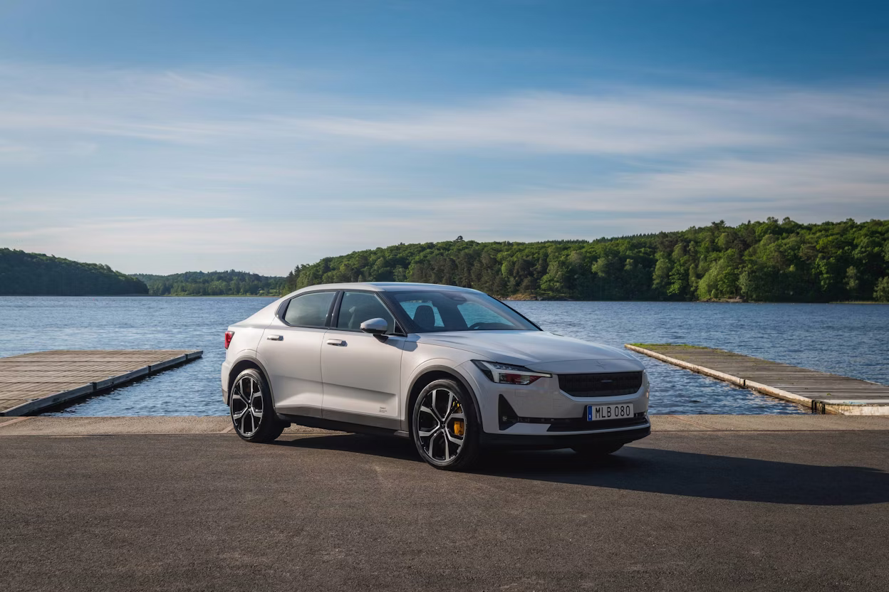 Polestar 2 wint de award ‘Luxury German Car of the Year’.