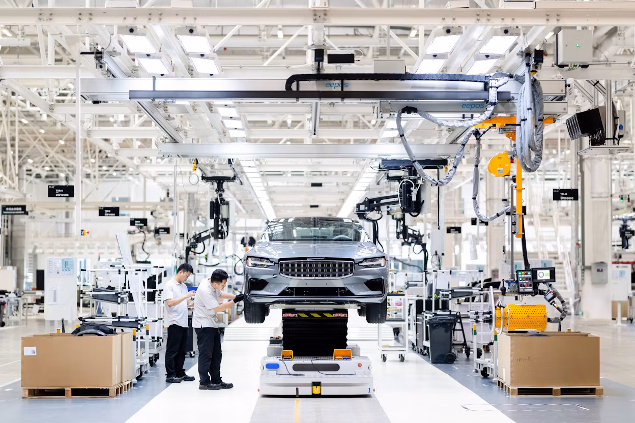 A grey Polestar 1 being assembled in the Chengdu production centre.