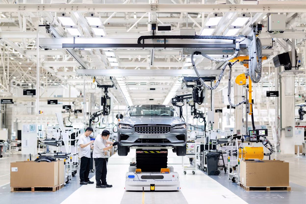 A grey Polestar 1 being assembled in the Chengdu production centre.