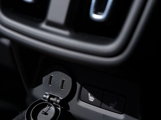 Details of in-car USB-connectors to charge mobil devices