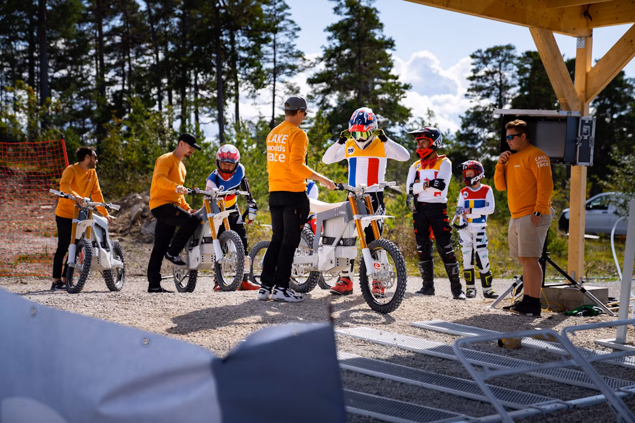 Contestants about to hop on their electric bikes during the CAKE World’s Race.