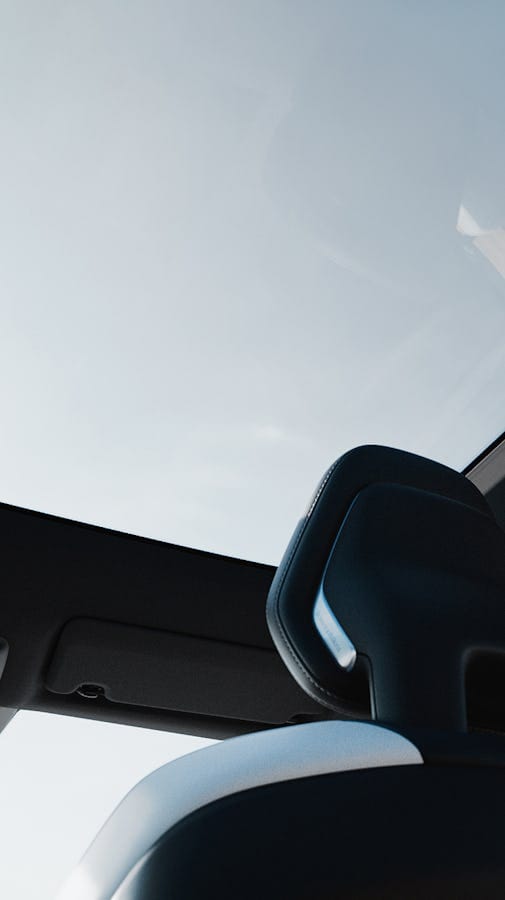 Polestar 3 with panoromic roof seen from interior