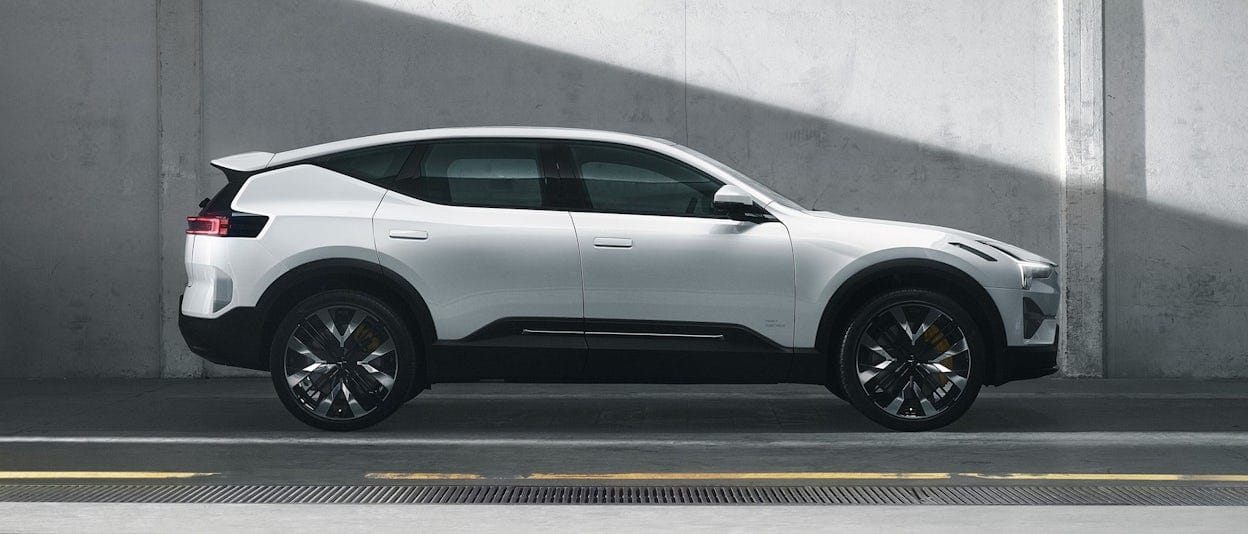 폴스타3 측면 모습