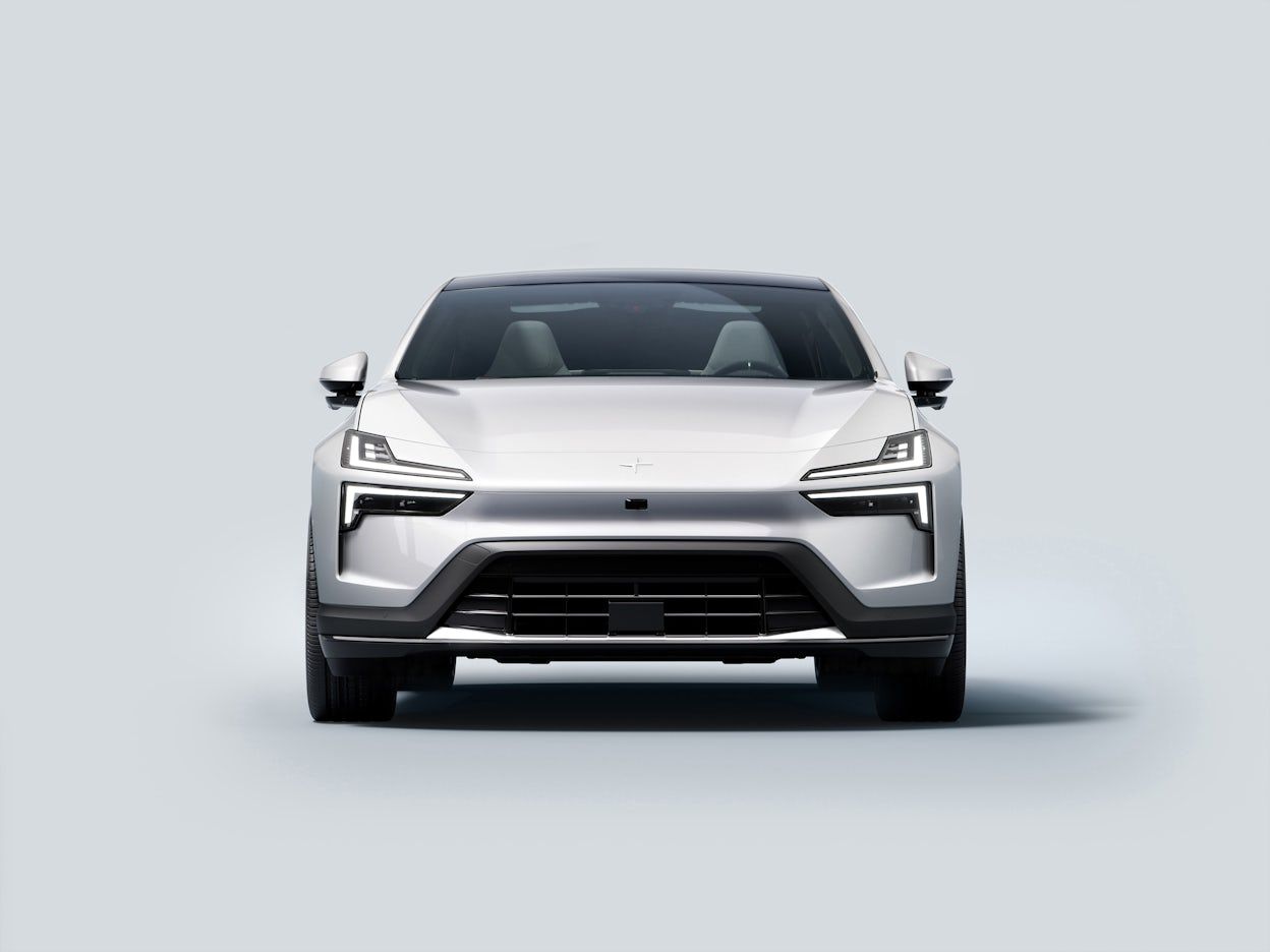 White Polestar 4 seen from the front. White background