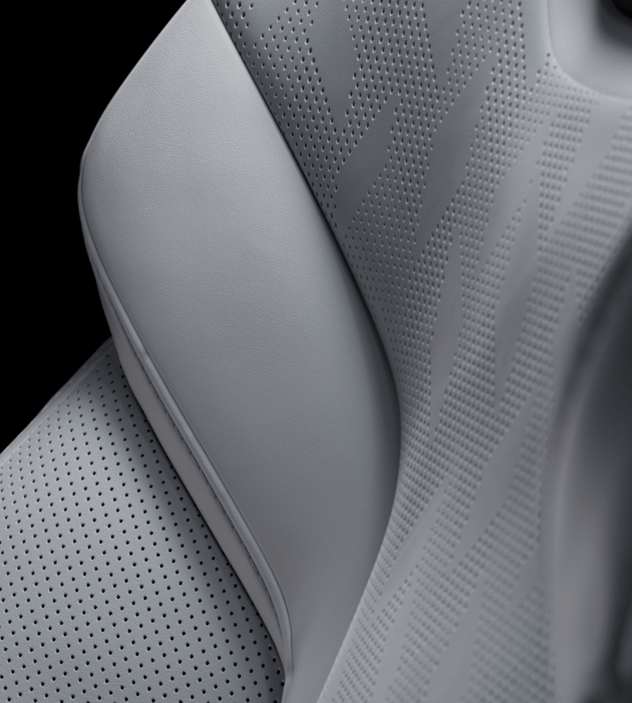 Headrest upholstered in light Nappa Leather.