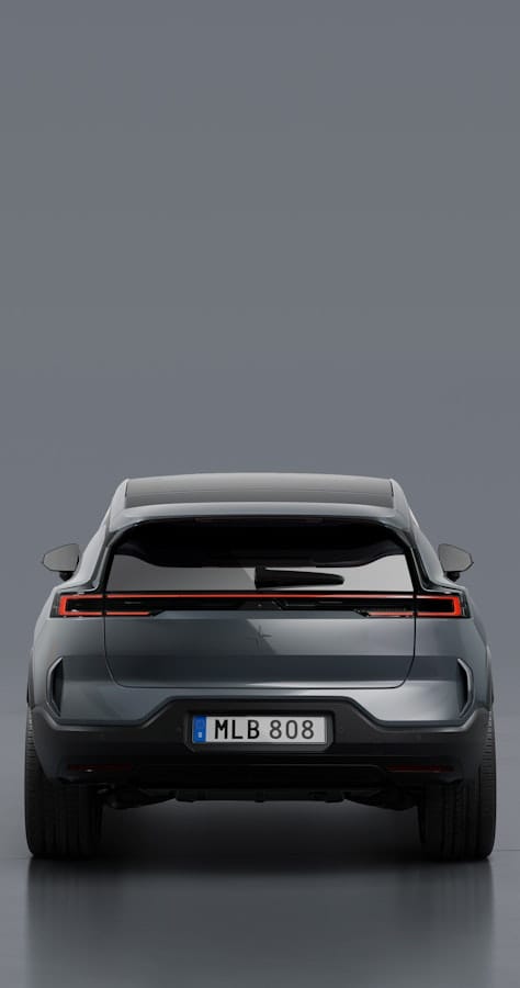 Silver Polestar 3 seen from the side