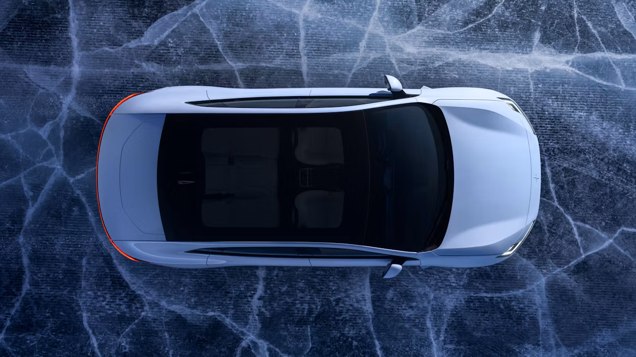 Top view of a Polestar 4 showcasing the interior through the transparent roof