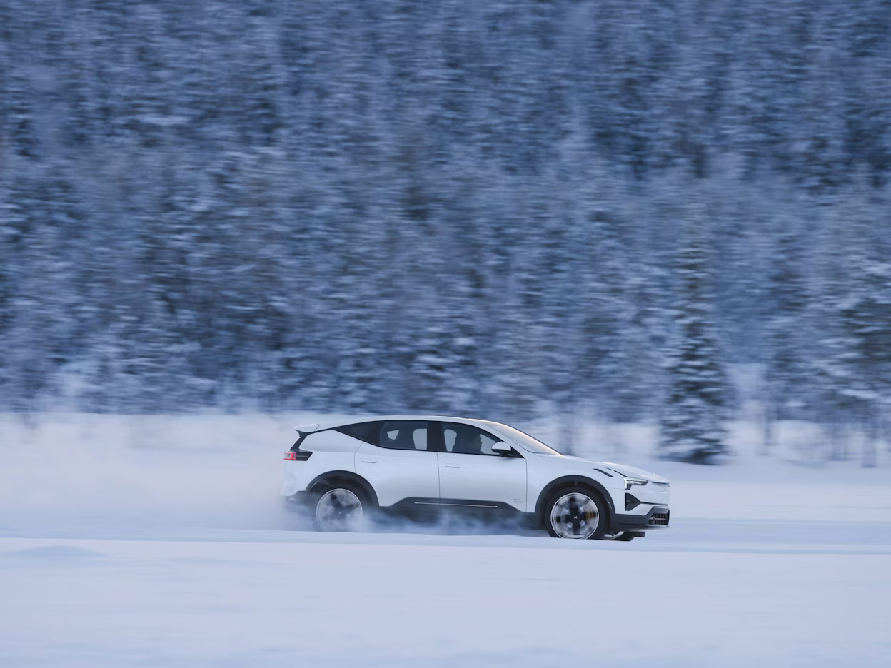 Polestar op een bevroren meer
