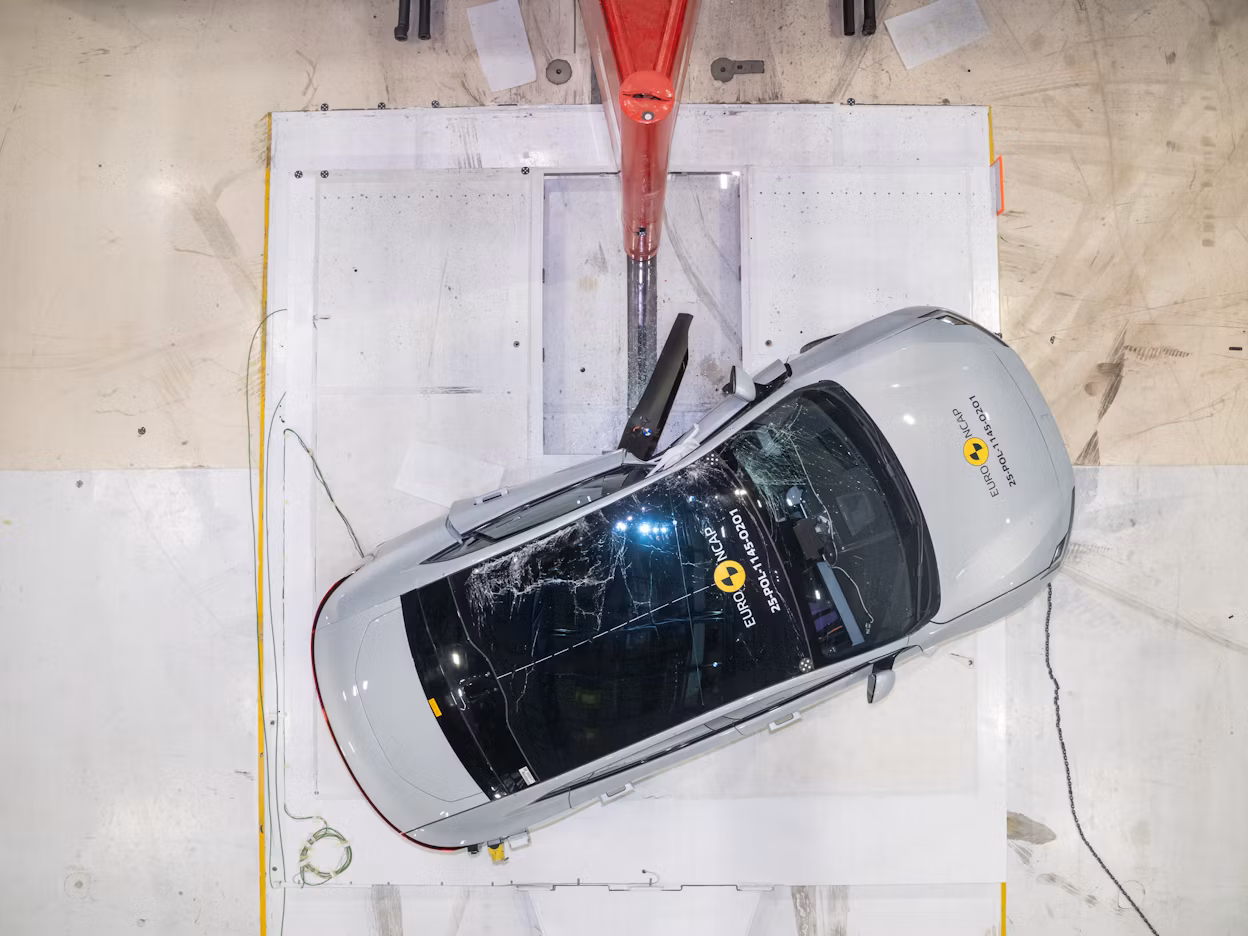 Polestar 4 ondergaat de Euro NCAP veiligheidstest.