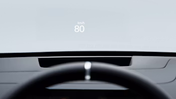 Polestar 3 screen displaying speed on the windshield