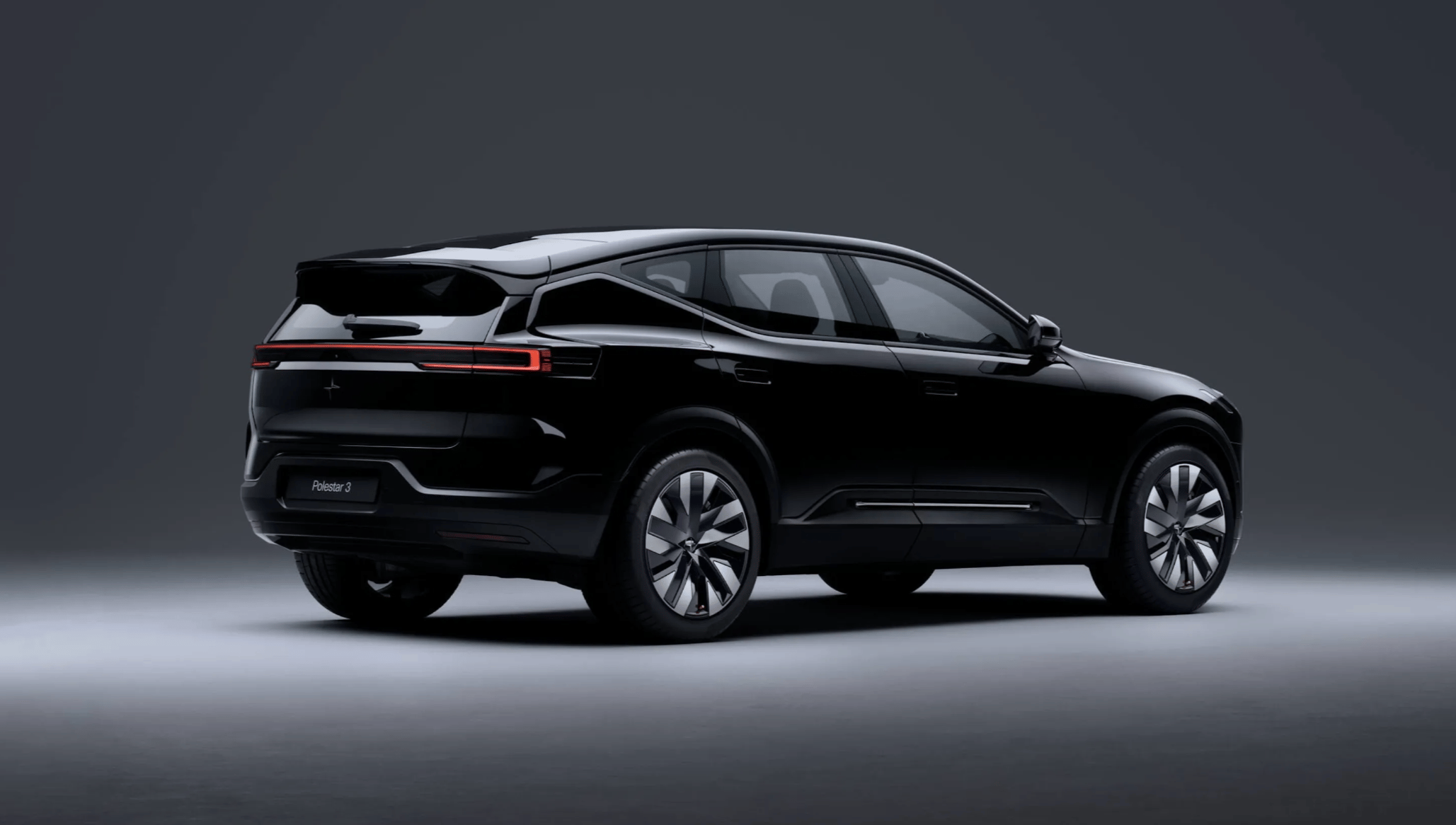 Achterkant en zijkant van de Polestar 3.