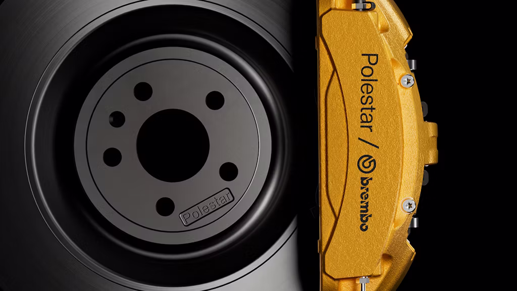Goldene Bremse mit der Aufschrift Polestar Akebono Break