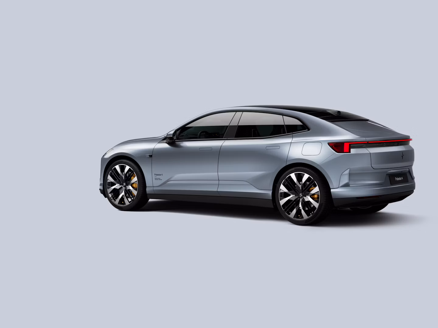 Polestar 4 Coupé side view