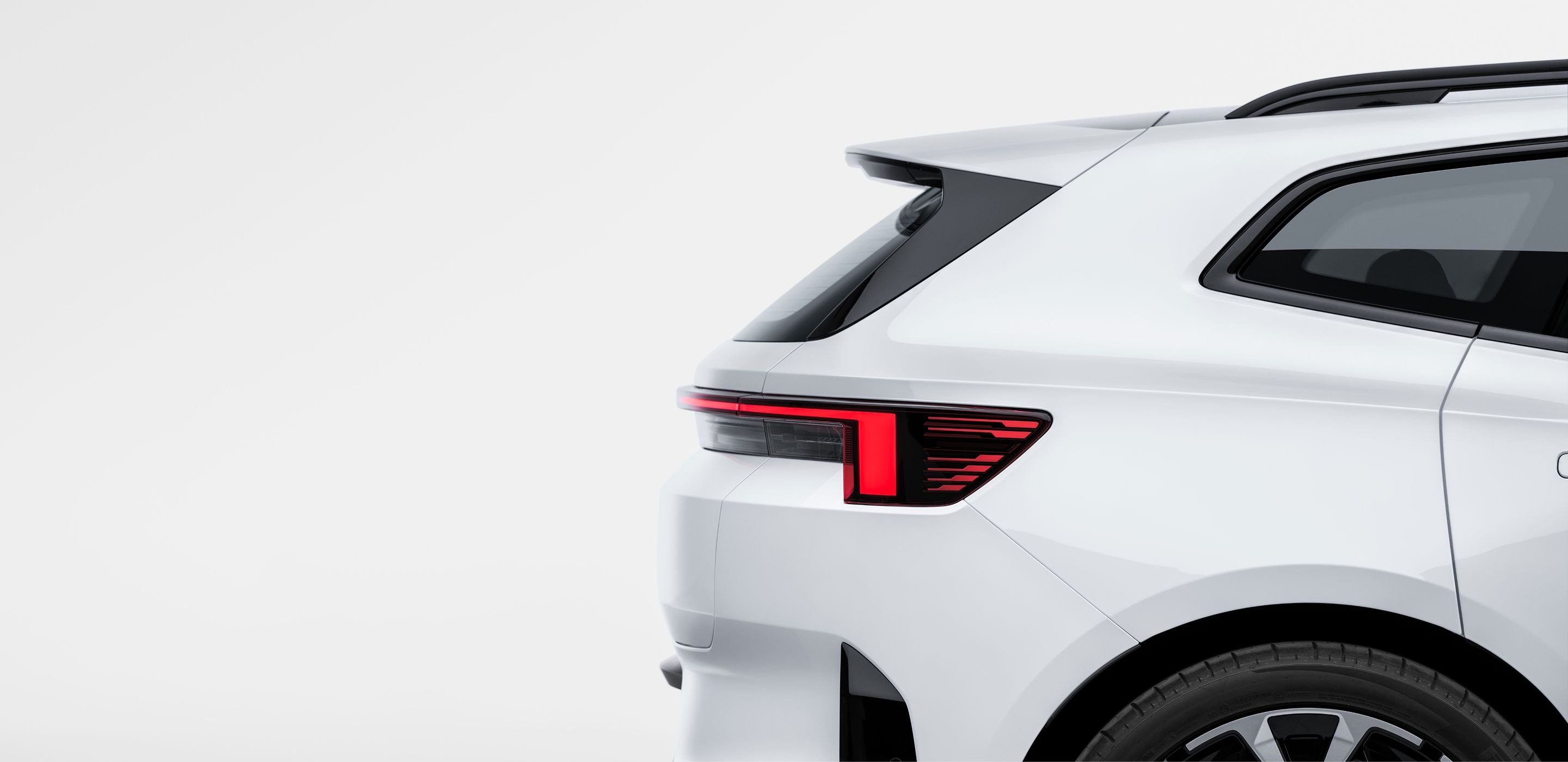 Rear side of a Polestar 4 SUV with taillight and wheel visible.