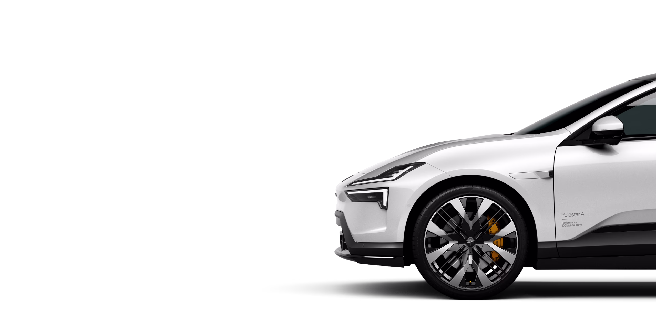 Den eleganta, aerodynamiska fronten bidrar till den prestanda som definierar varje Polestar.